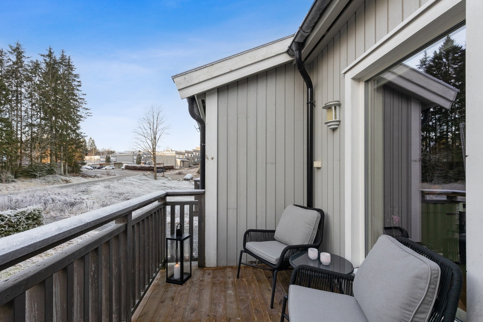 God solforhold på balkongen. Galleribilde