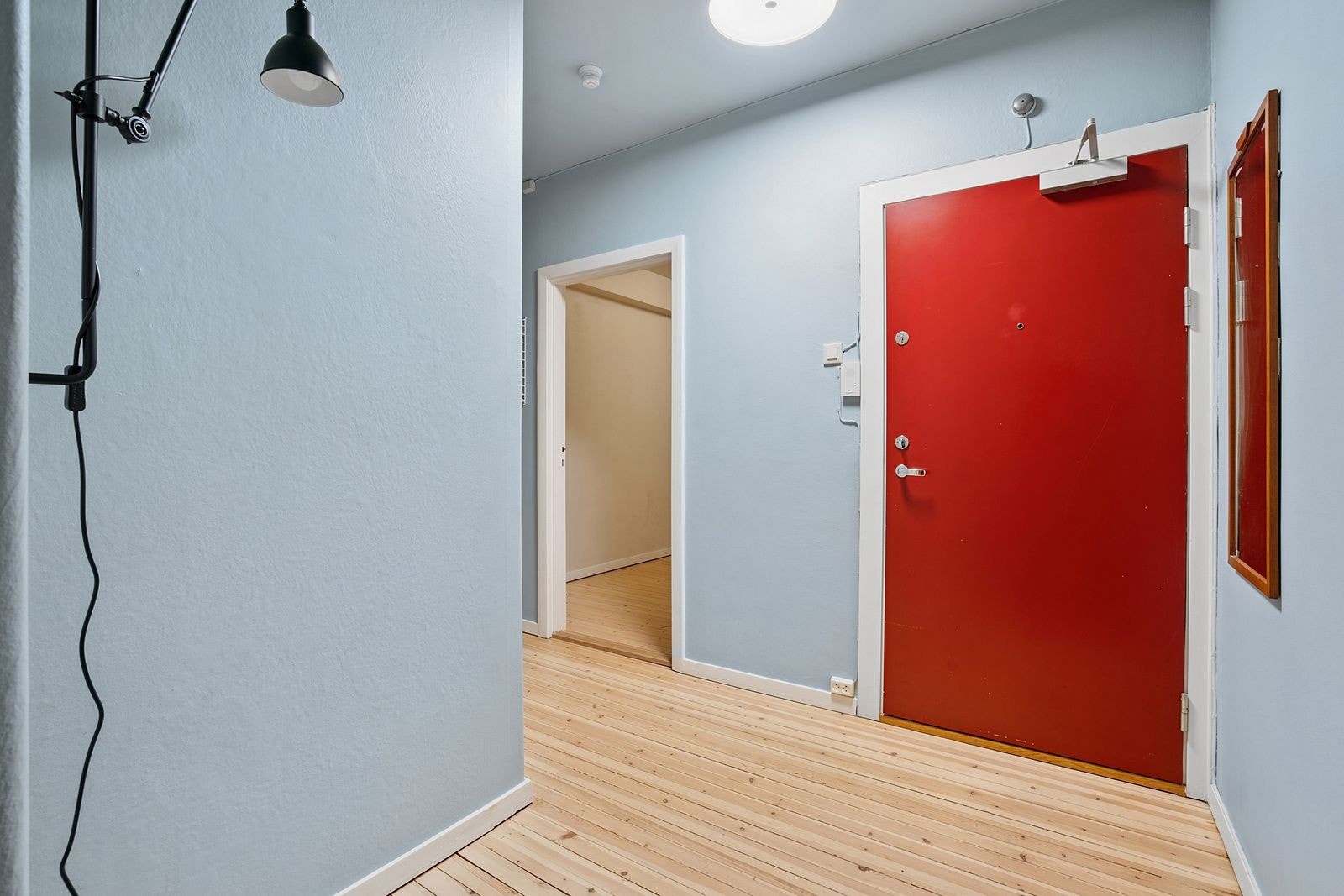 Dette er en flott 3-roms leiligheten med takhøyde på 2,62 m. og god planløsning. Galleribilde