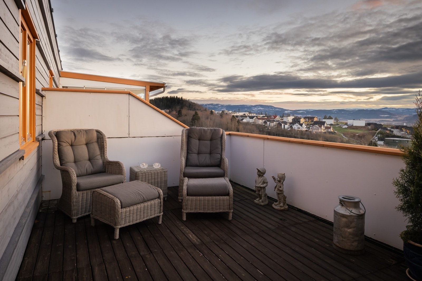 Skjermet og fin terrasse i toppetasjen. Galleribilde