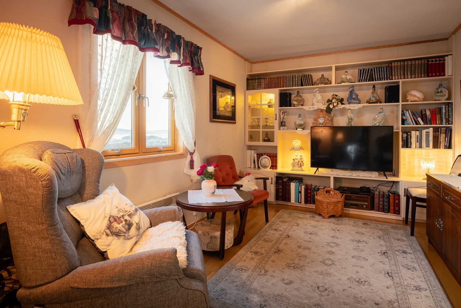 Ett av de 3 soverommene brukes idag som en TV-stuedel. Galleribilde