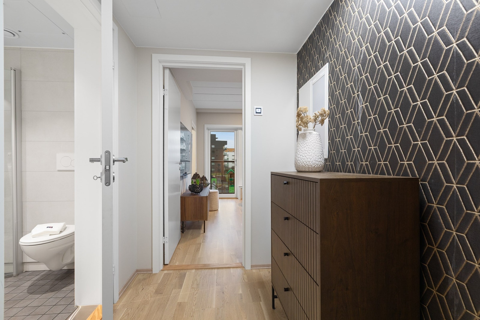 Fra entreen er det inngang til bad Galleribilde