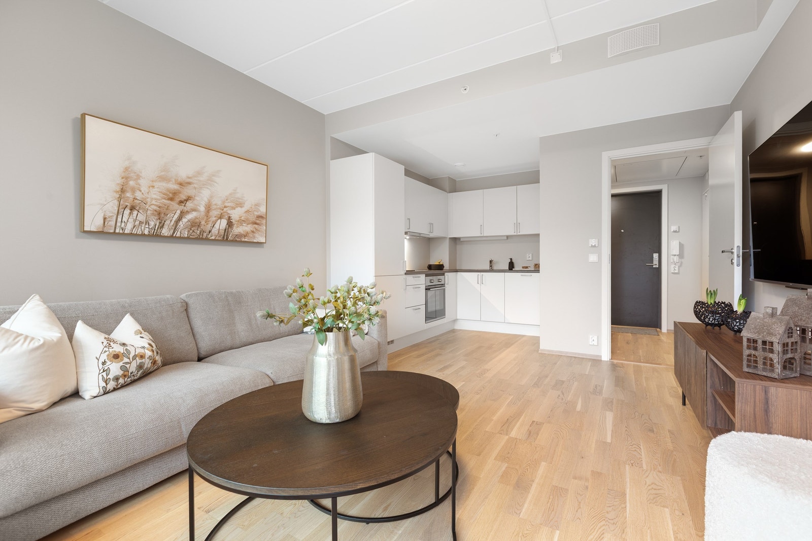 Stue med åpen kjøkkenløsning Galleribilde