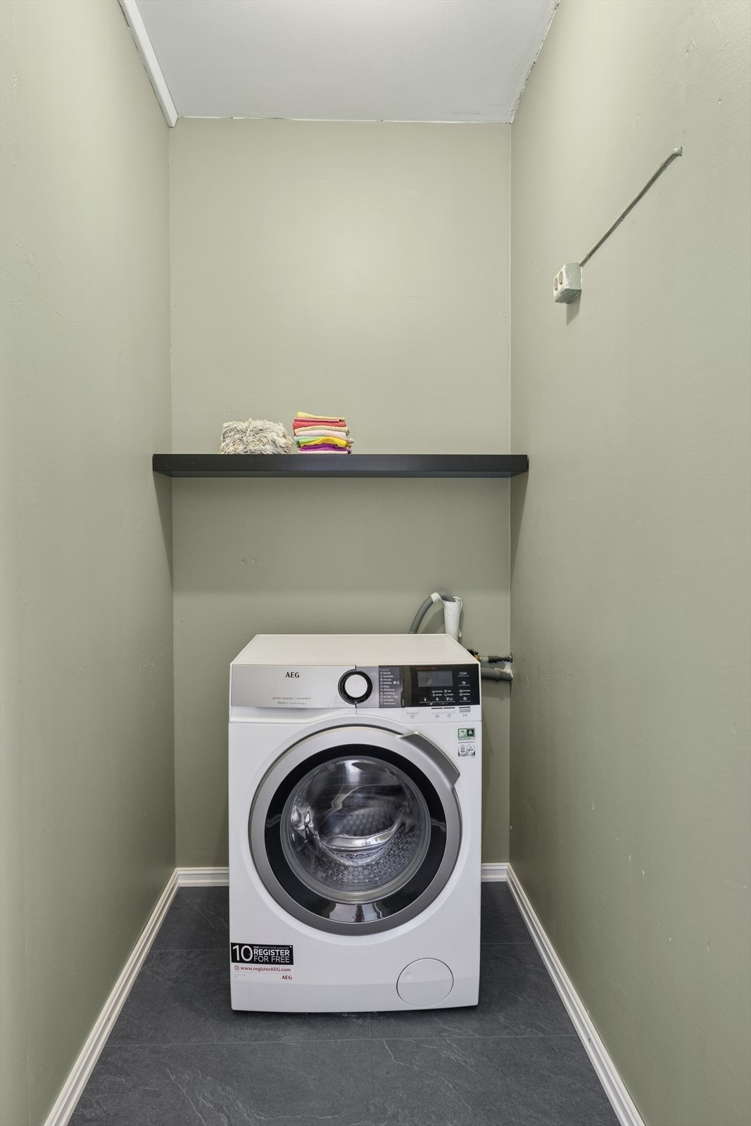 Boden er innredet som vaskerom, se punkt ferdigattest for mer informasjon. Galleribilde