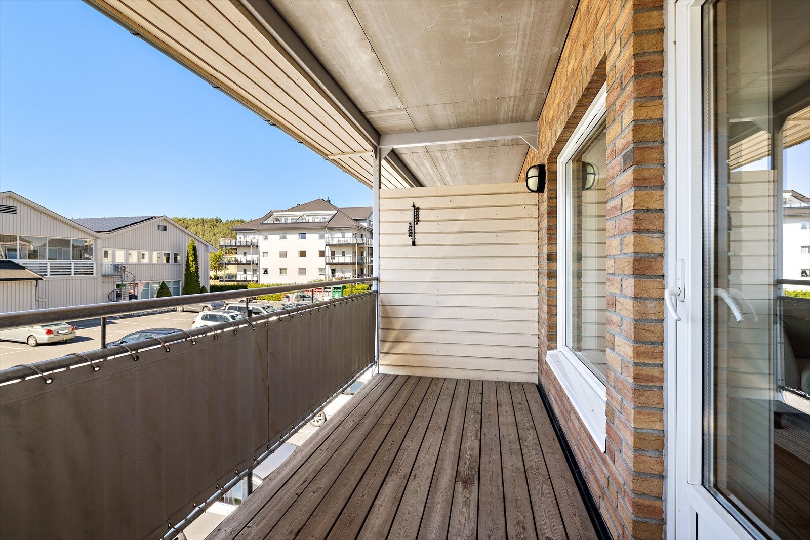 Balkongen ligger usjenert til på enden av bygget. Galleribilde