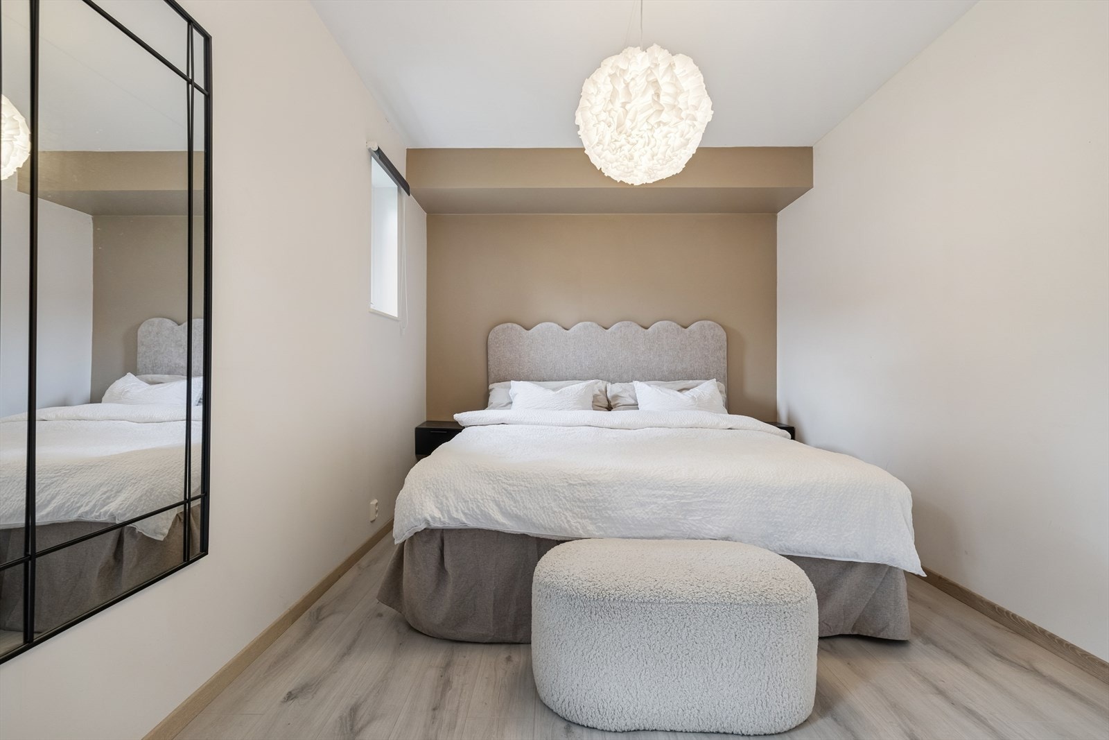 Tøff kontrastvegg, dette gir et personlig preg. Galleribilde