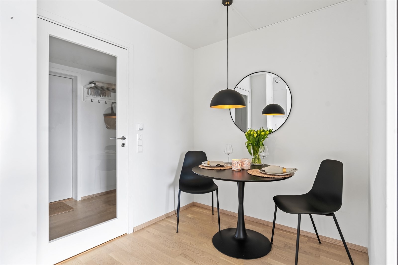 Leiligheten har vannbåren gulvvarme i samtlige gulv. Galleribilde