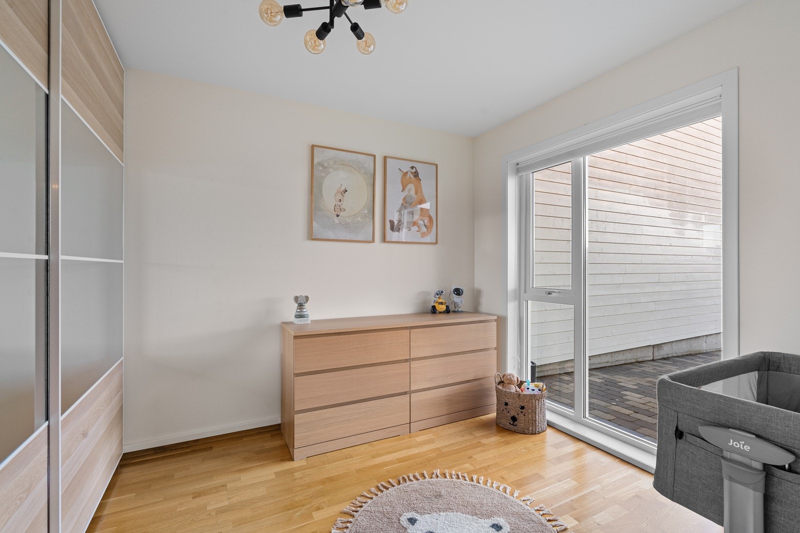 Soverommet har en behagelig atmosfære og moderne materialer. Galleribilde