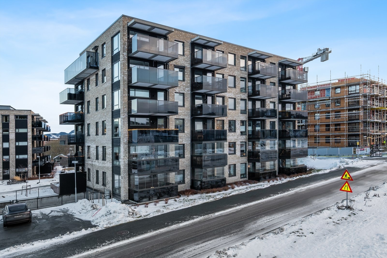 Rolig beliggenhet med flott utsikt fra en meget fin leilighet! Galleribilde