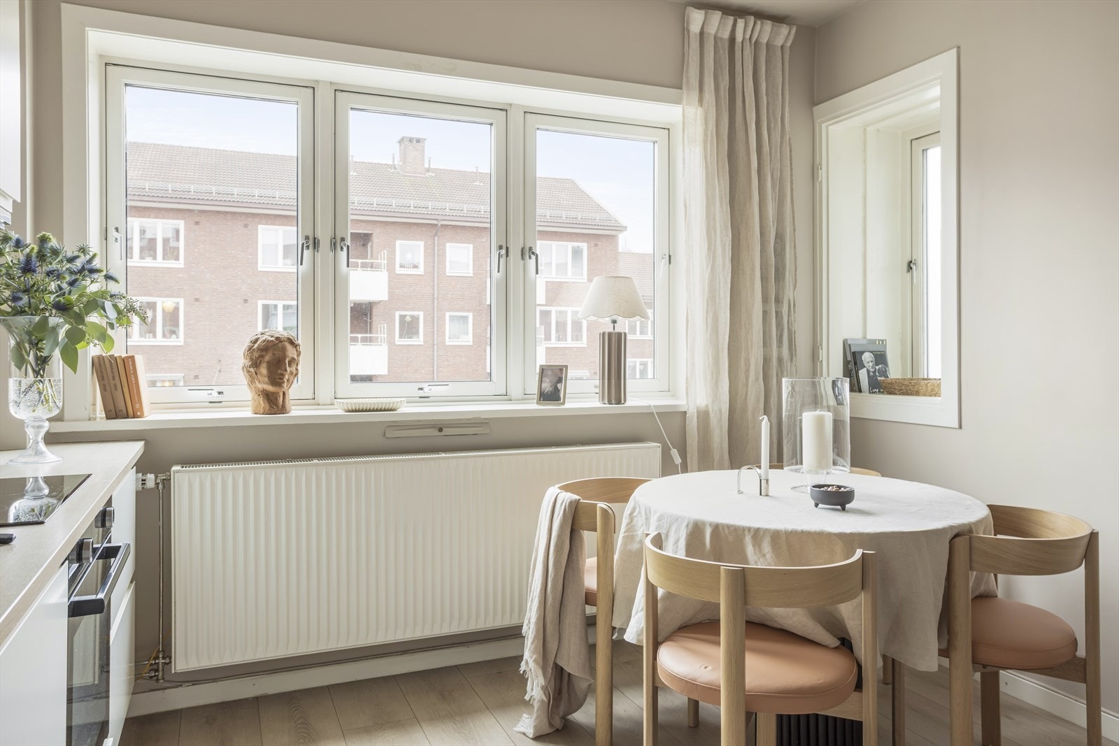 Her får du også god plass til spisebord med plass til flere gjester. Galleribilde