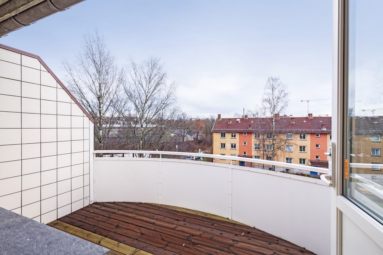 Høyt og fritt med god avstand til neste blokk i borettslaget Galleribilde