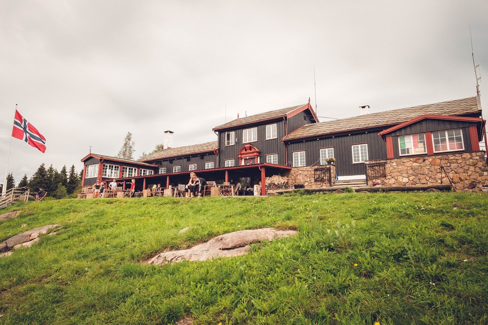 Populære Grefsenkollen Restaurant med god mat, konserter, pub med mer Galleribilde