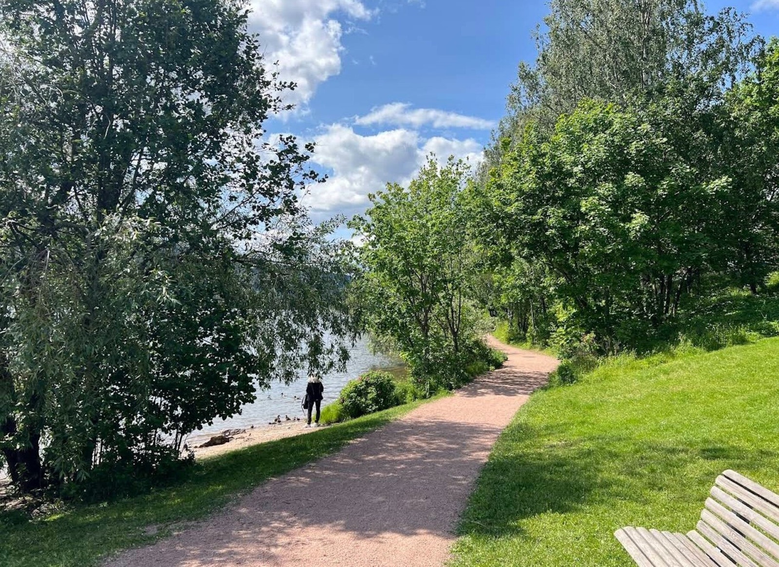 Med bl.a. gruslagte stier som tar deg til sentrum av Bragernes Galleribilde