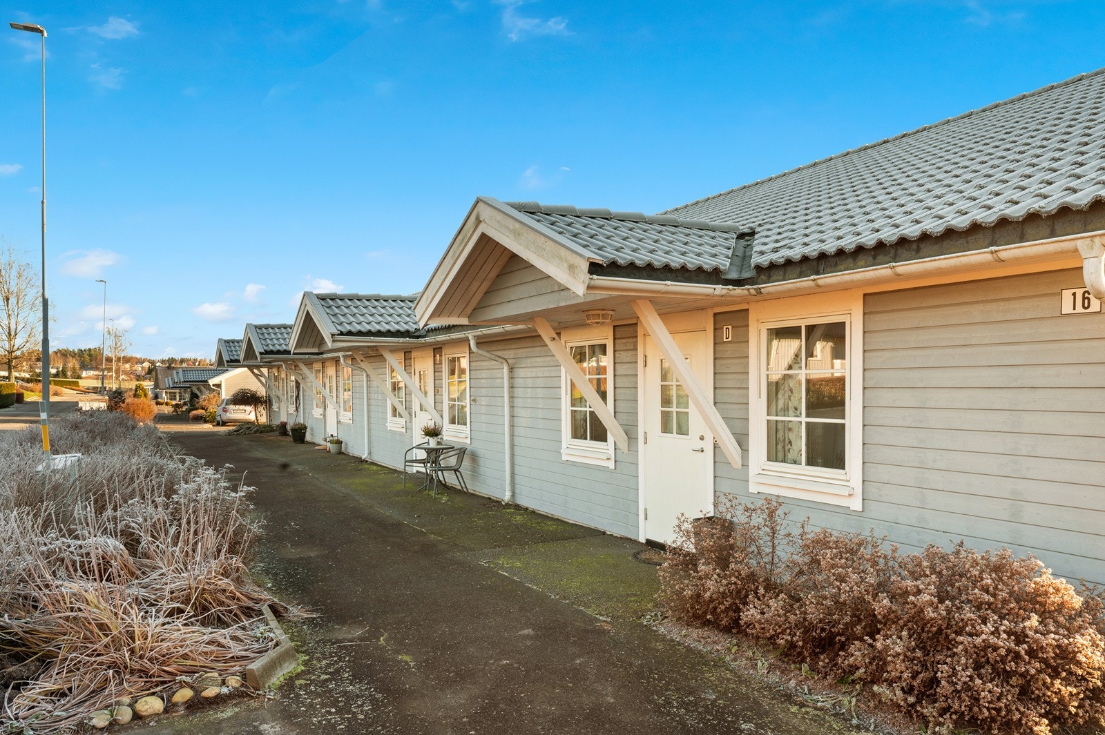 Eiendommen har et ryddig og pent inngangsparti. Galleribilde