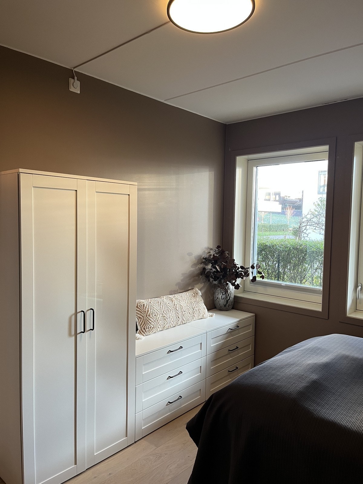 Garderobeinnredning på soverommet Galleribilde