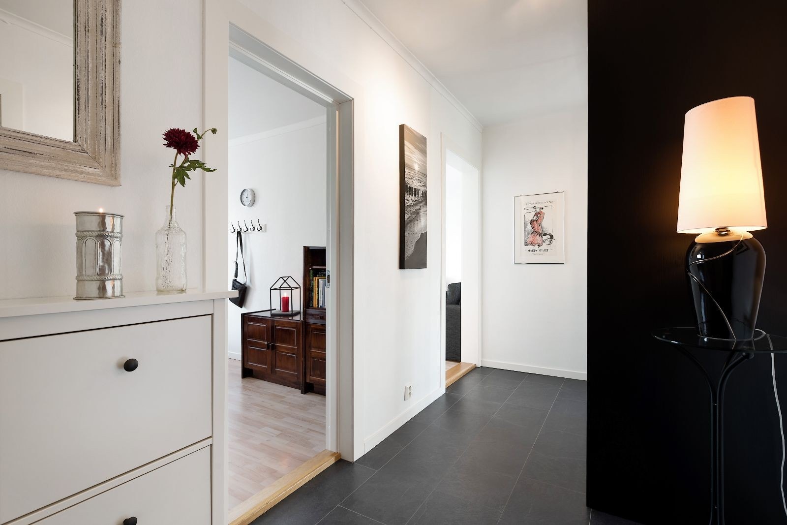 Entrè med garderobeløsning Galleribilde