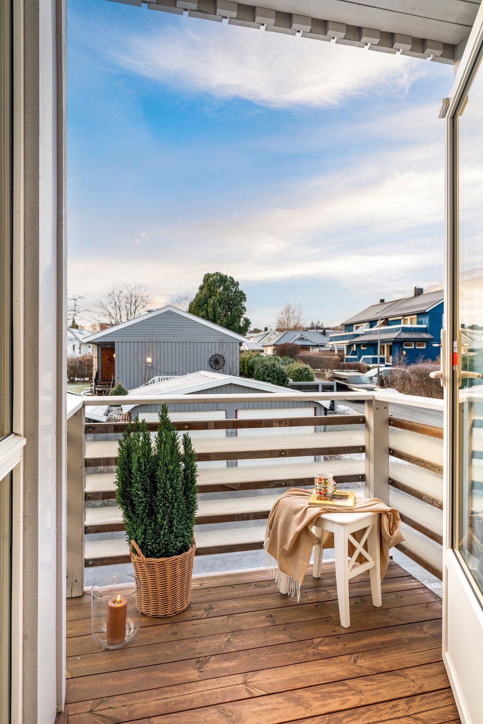 Sørvestvendt balkong med fantastiske solforhold. Galleribilde