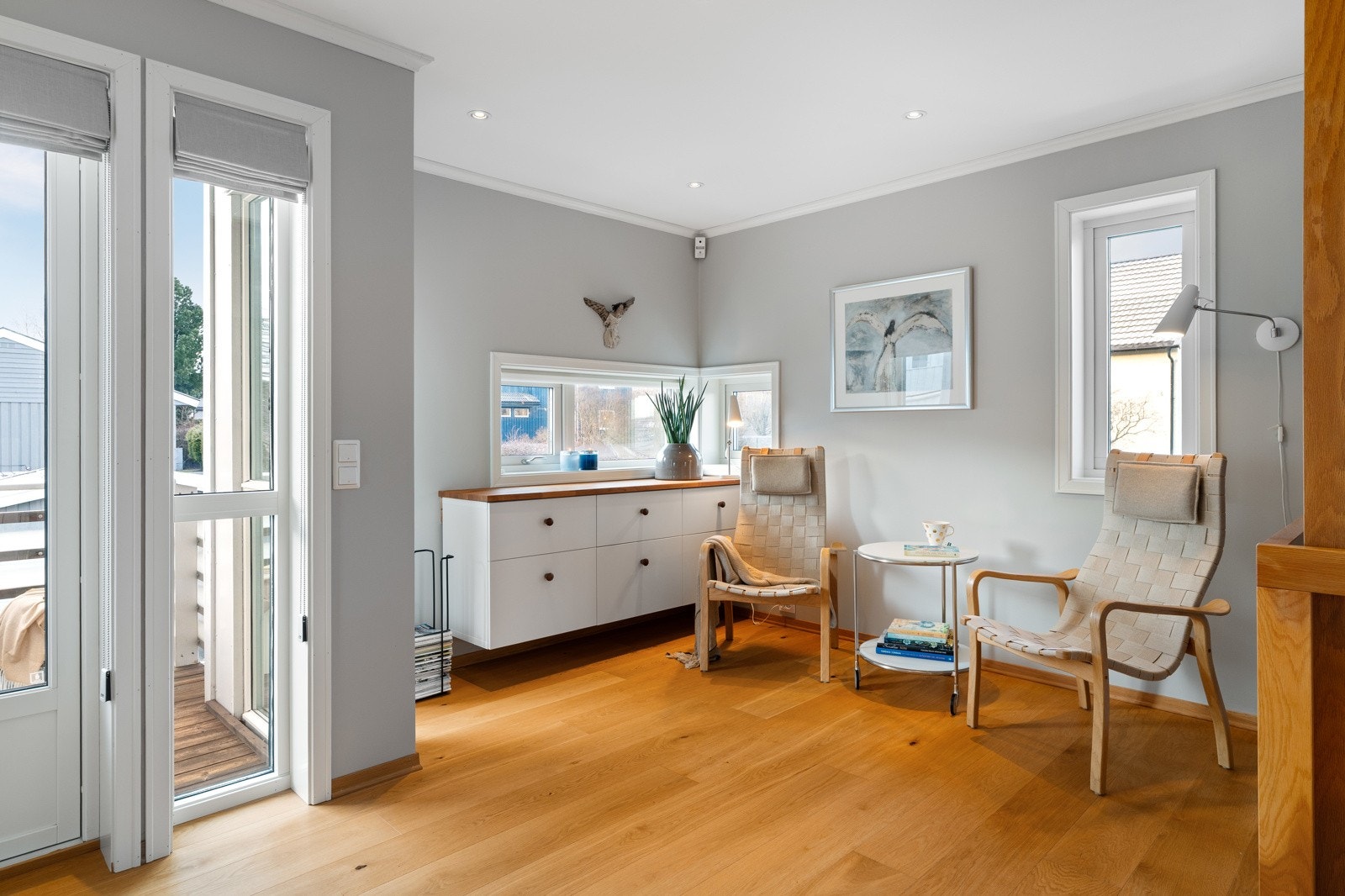 Fra stuen er det direkte adkomst til balkong. Galleribilde