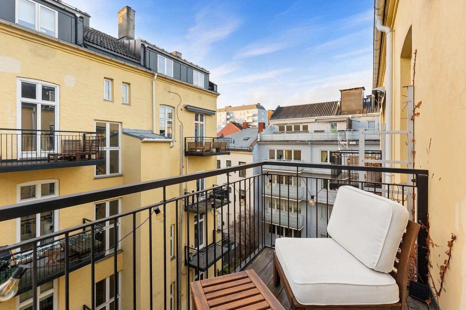 Her bor du rolig og tilbaketrukket, samtidig som byens tilbud ligger rett utenfor døren. Galleribilde