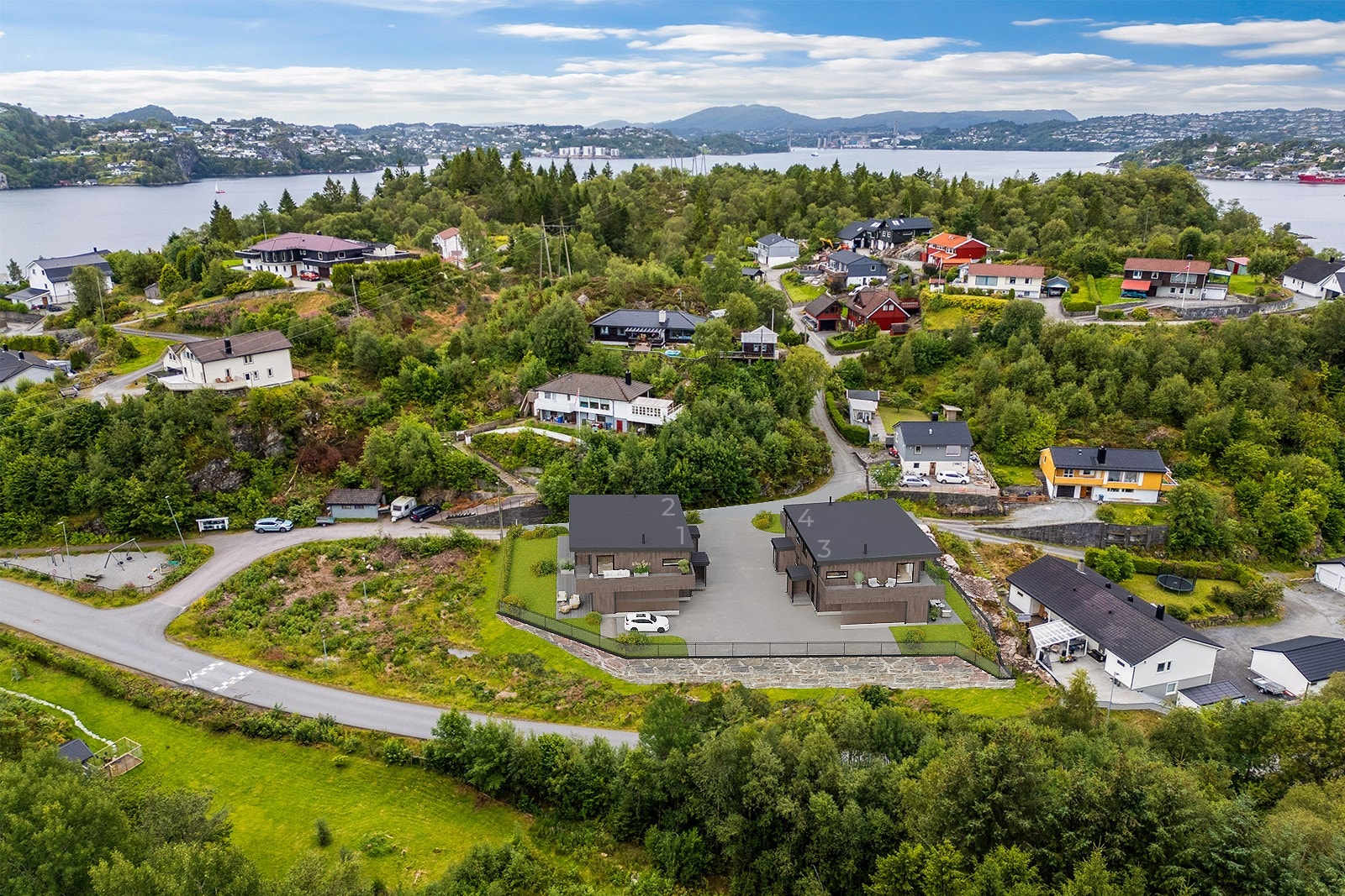 Tomten vil bli opparbeidet med gressplen. Galleribilde