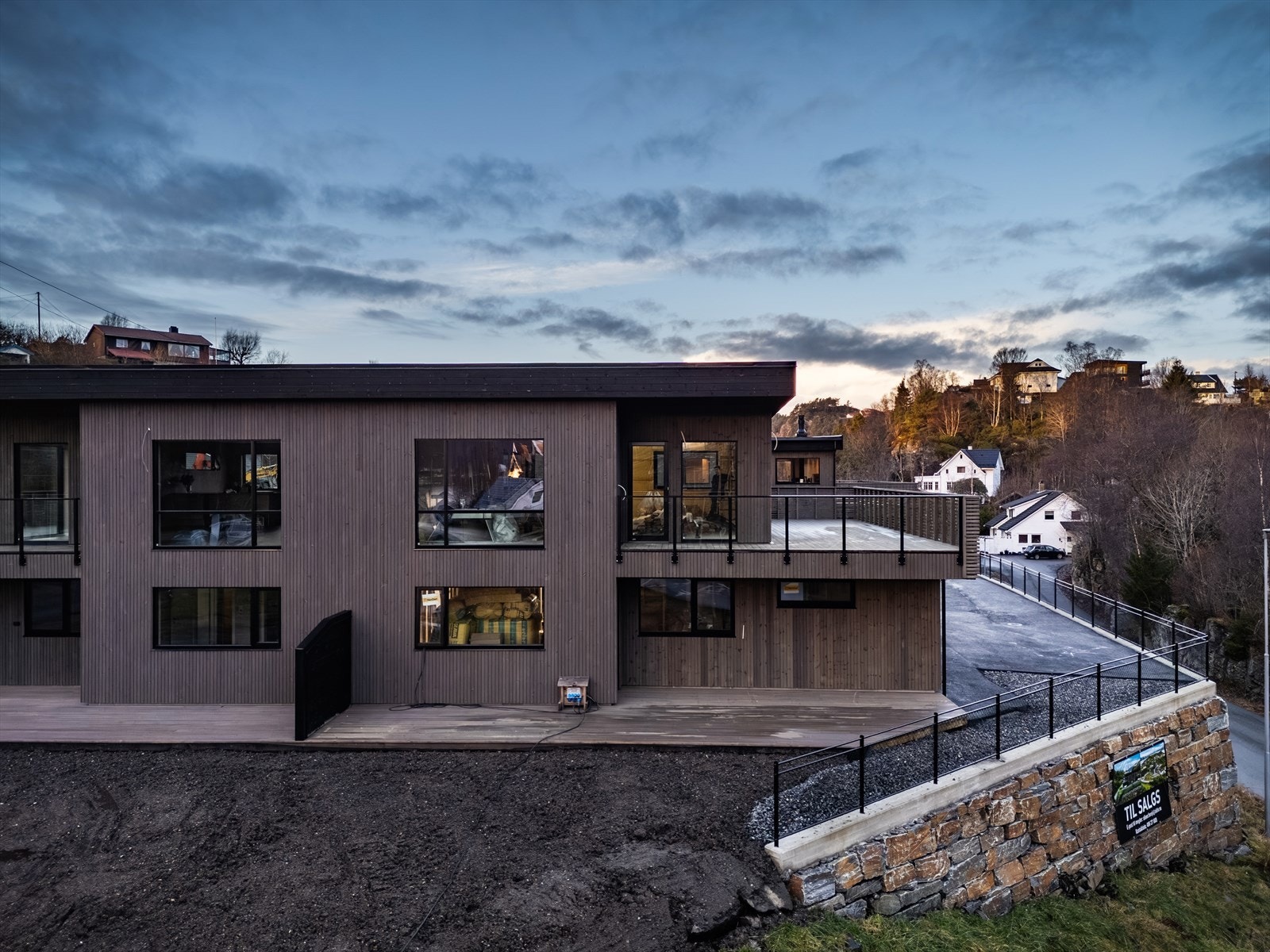 Denne boligen er i prosjektet betegnet som Hus 1. Når prosjektet ble lansert i januar 2025 ble samtlige 4 enheter solgt innen første uke. Galleribilde