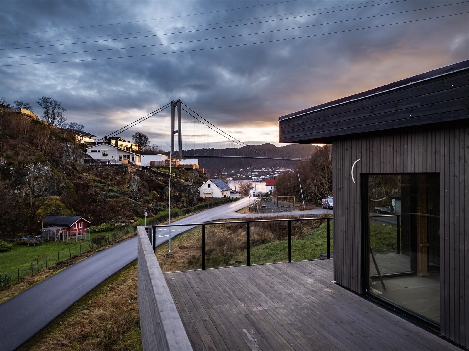 Flott overbygd altan med utgang fra stuen. Galleribilde