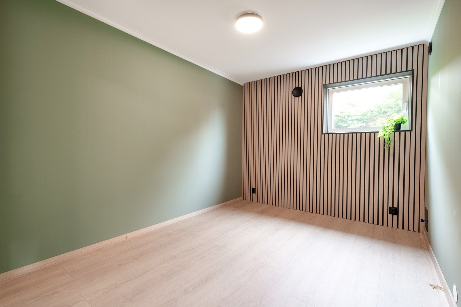 Ny oppusset soverom. Rommet er omsøkt, og søknad om ferdigattest er sendt til kommunen. Galleribilde