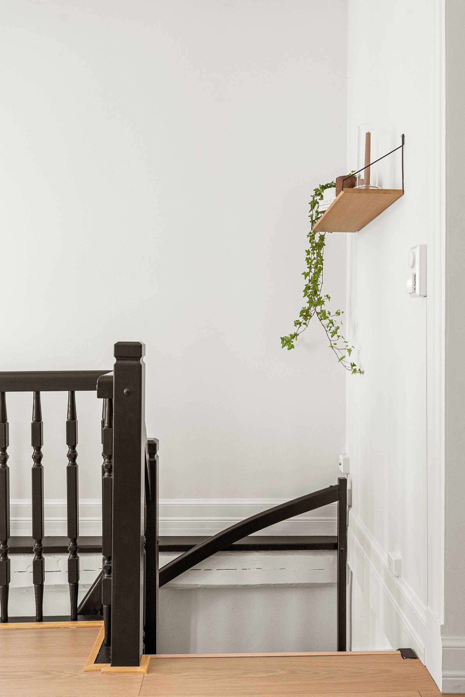 Trappen tar deg enkelt ned til underetasjen som ble totaloppusset i 2023. Galleribilde