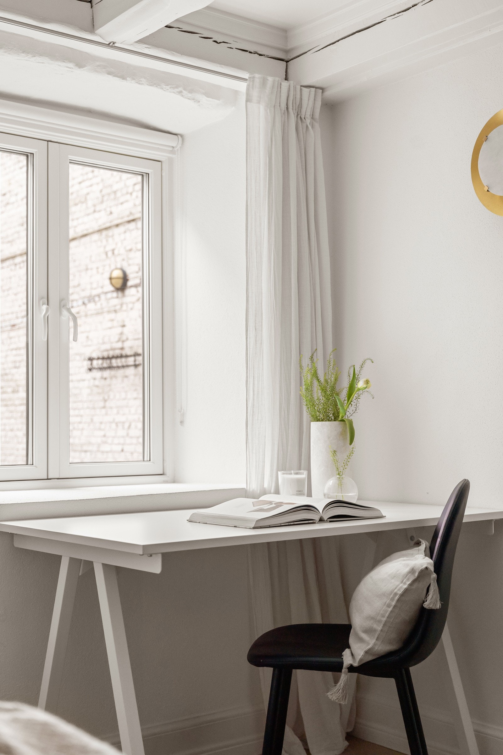 Ytterligere plass til skrivebord på soverom som gir muliughet for hjemmekontor. Galleribilde