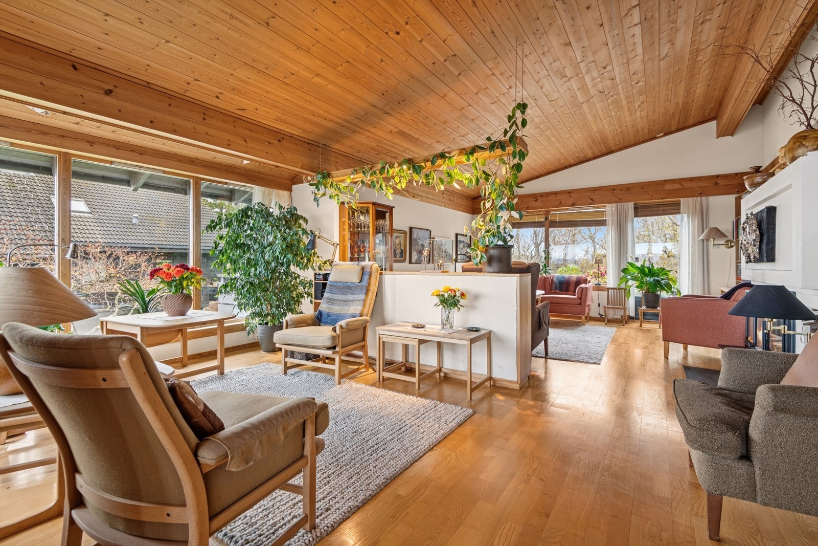 Den romslige stuen gjør dette til en perfekt familiebolig. Galleribilde