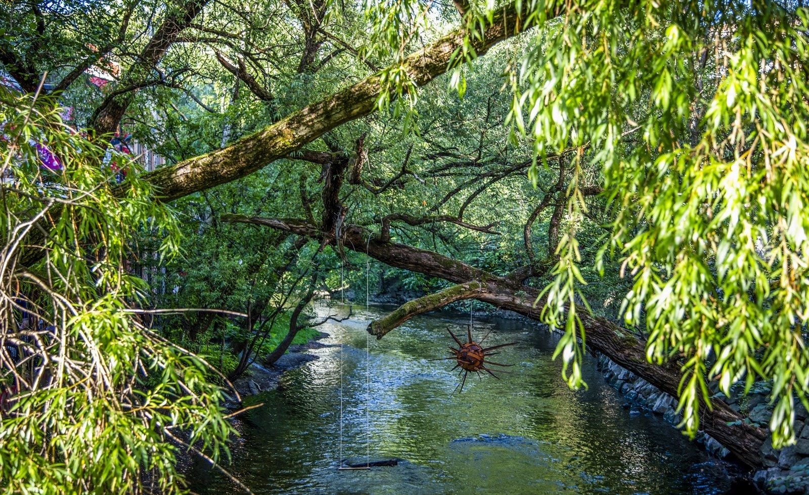 Det er også kort vei til Akerselva som tar deg ned til sentrum eller opp mot Maridalen via naturskjønne stier Galleribilde