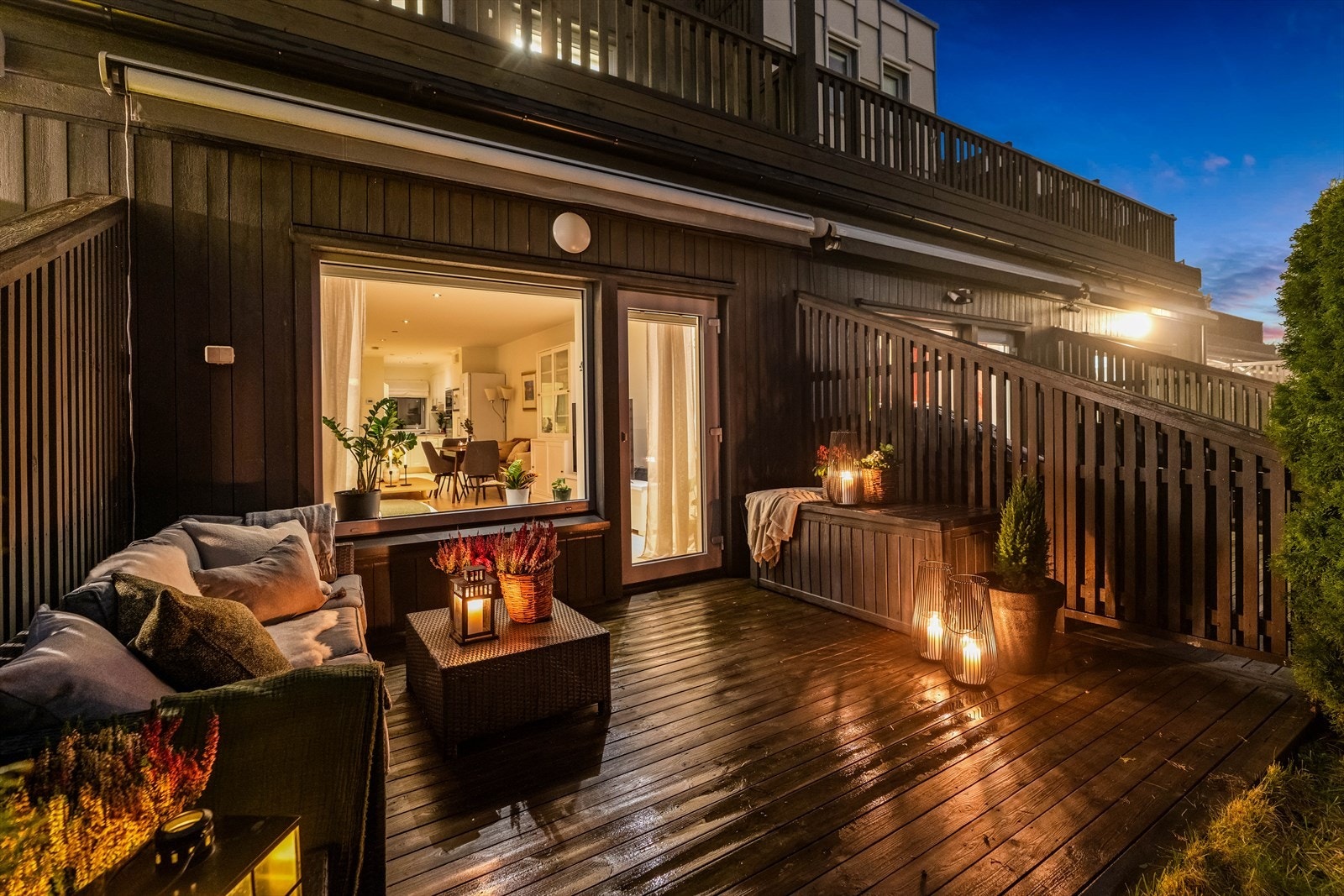 Her ute er det god plass til sittegruppe, samt grill. Galleribilde