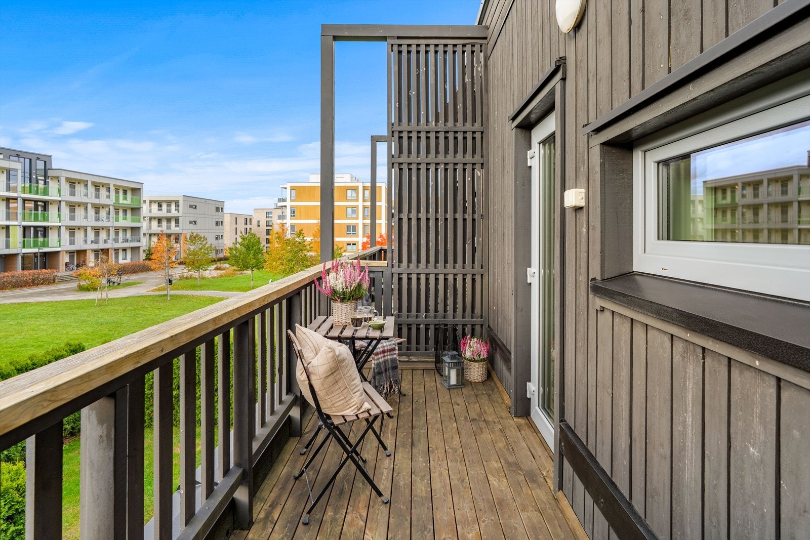 Det er også utgang til en balkong på 6 m². Galleribilde