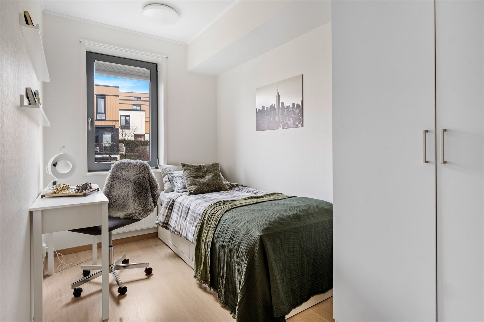 Soverom nr. 2 og 3 fungerer ypperlig som barnerom, gjesterom eller kontor - her er mulighetene mange. Galleribilde