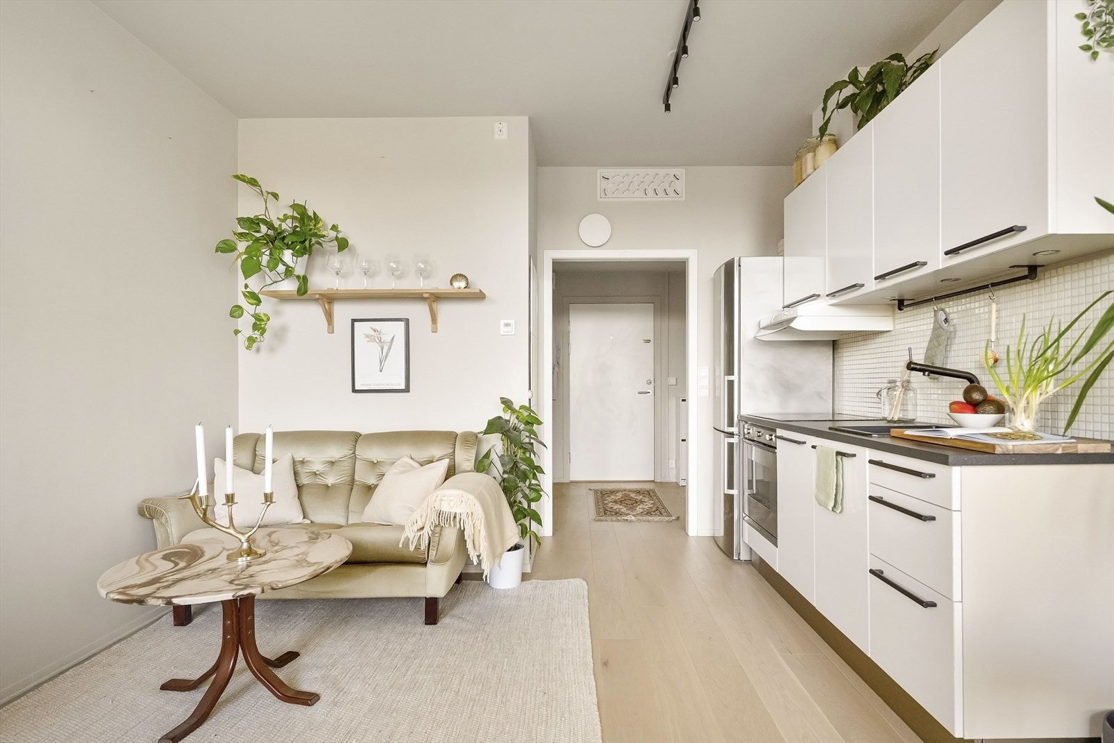 Leiligheten bærer et stilrent og innbydende preg. Galleribilde