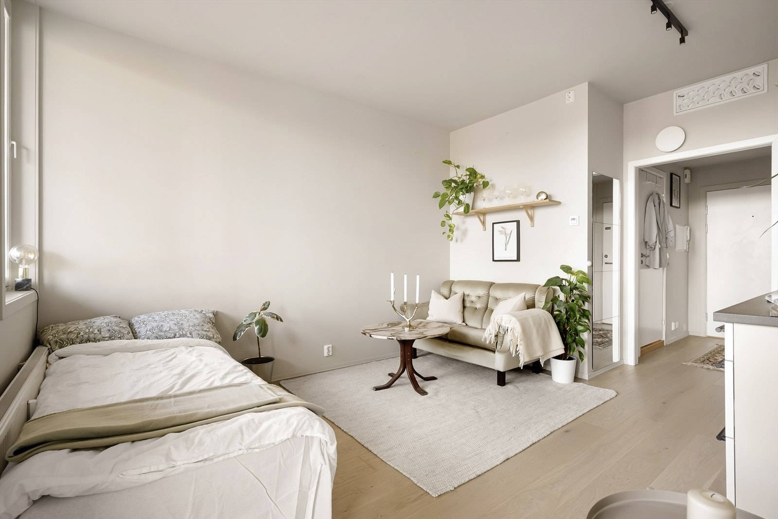 Generøs takhøyde på 2,62m, som gir en luftig romfølelse. Galleribilde