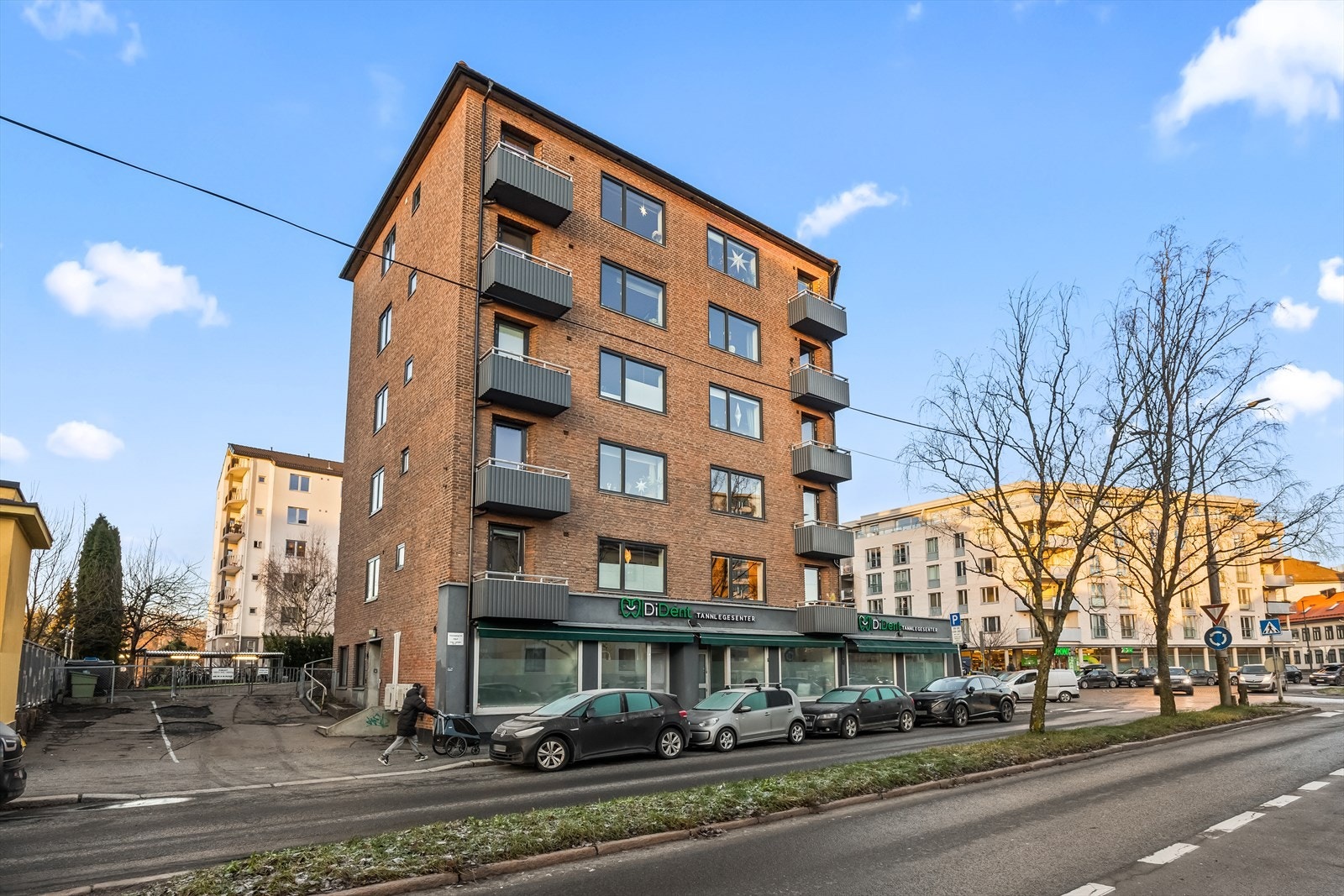 Fra Bjølsen har du kort avstand til Sagene, Torshov, Nydalen med Handelshøyskolen BI, Storo med Storsenteret, samt Grünerløkka. Galleribilde