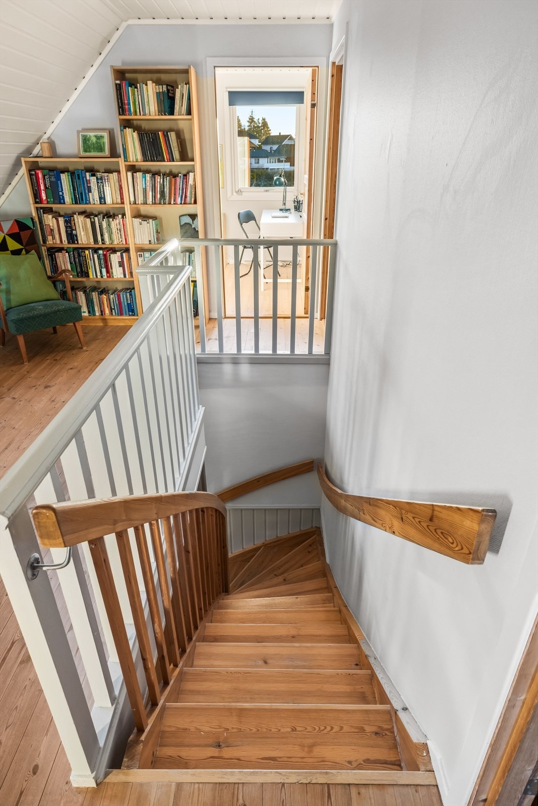 Trapp opp til loftsetasjen. Galleribilde