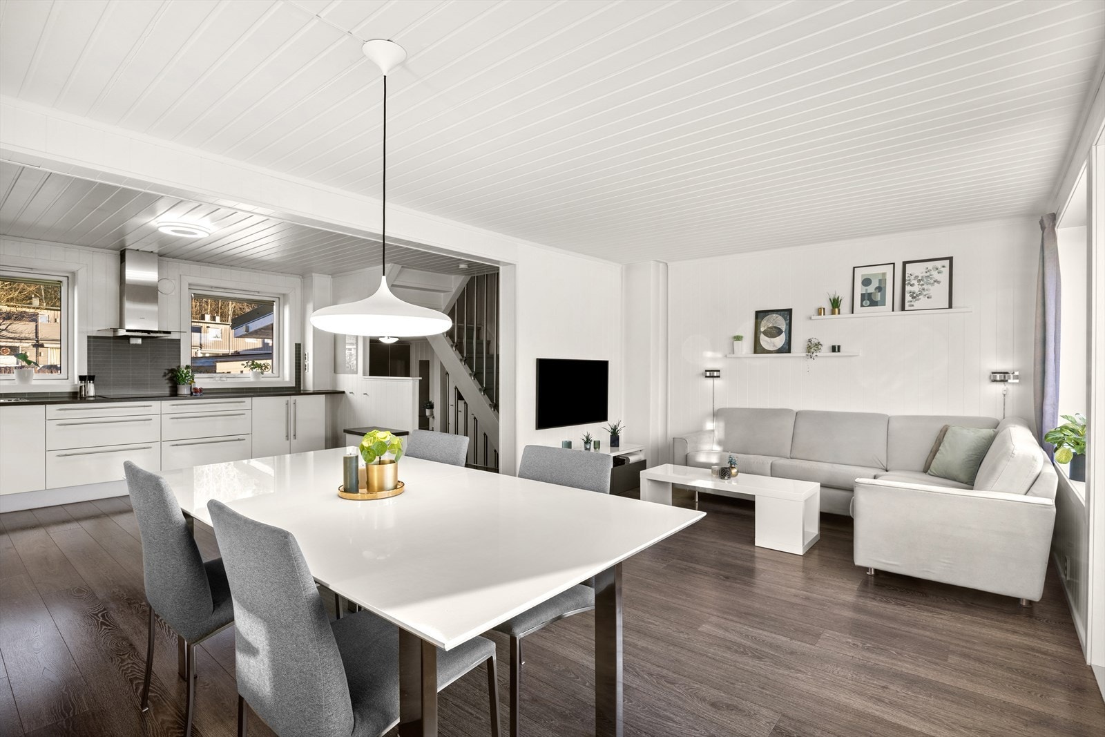 Her er det også anledning for å ha en hyggelig spisegruppe hvor familien kan samles for et bedre måltid. Galleribilde