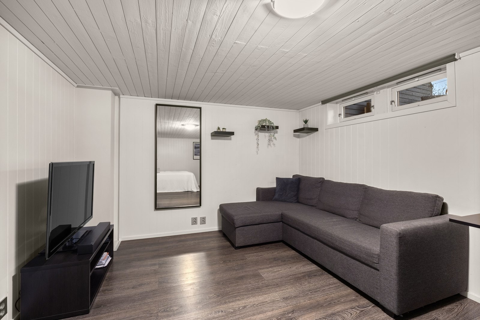 Rommet er opprinnelig tegnet inn som "disponibelt", rommet er ikke omsøkt. Se punkt ferdigattest/midlertidig brukstillatelse for mer info. Galleribilde