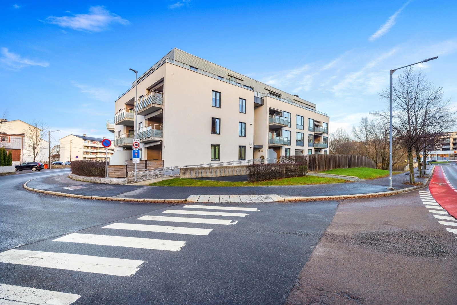 Leiligheten ligger sentralt i Strømmen med få minutters gange til alle servicetilbud. Galleribilde