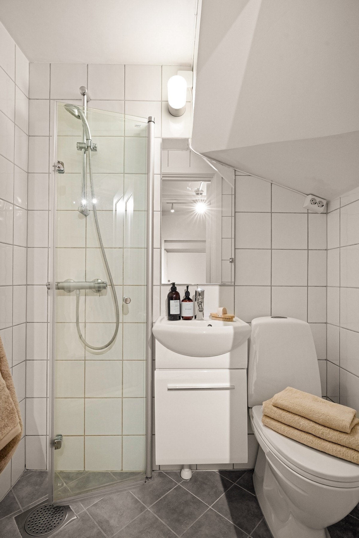 Fislagt baderom med varmekabler i gulv. Galleribilde