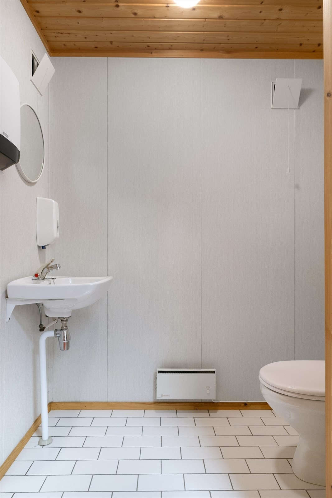 Toalettrom. Galleribilde