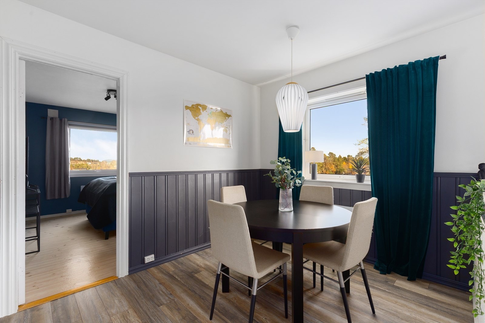 Hovedsoverommet er tilliggende stuen. Galleribilde