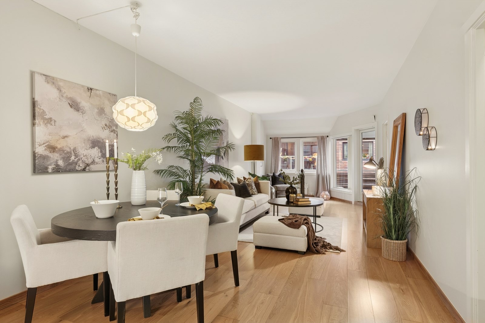 DNB Eiendom v/ Wenche Beyer har gleden av å presentere en stor og rålekker selveier leilighet i Dronningens gate 12 - flytt inn nå! Galleribilde