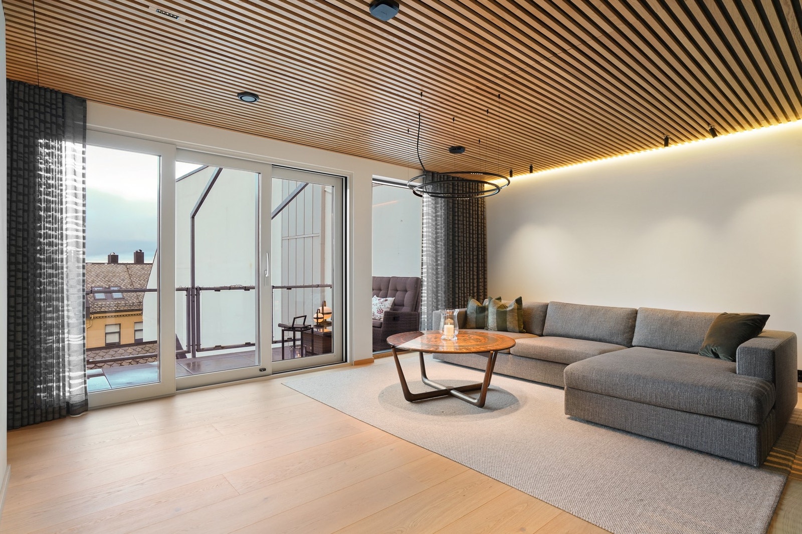 Om sommeren er det deilig å trekke ut for både avslapning og middager i varmen. Galleribilde