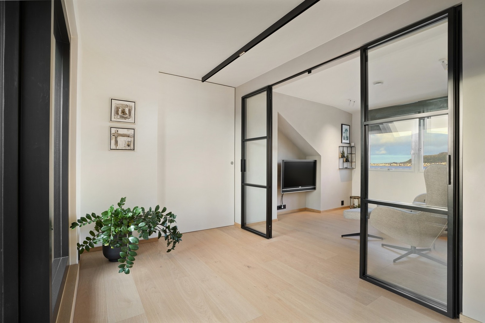 Stuene i toppetasjen - Galleribilde