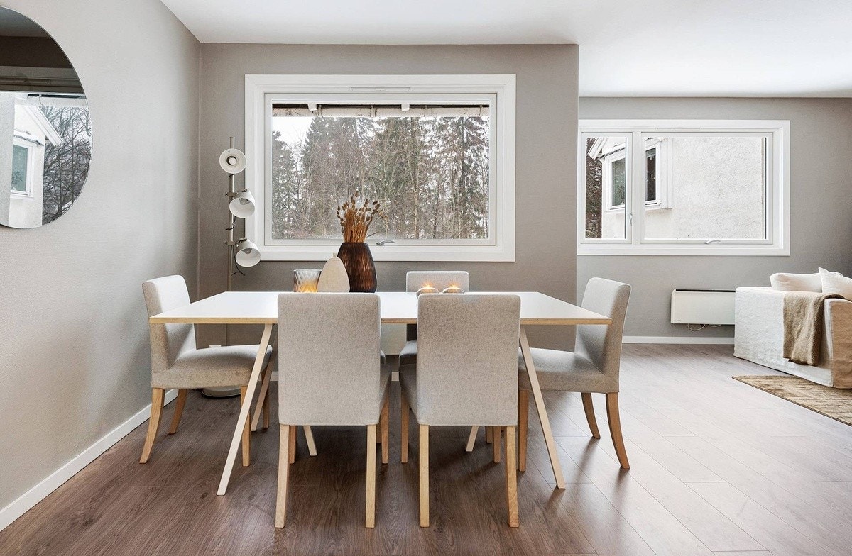 Spisestue/stue Galleribilde