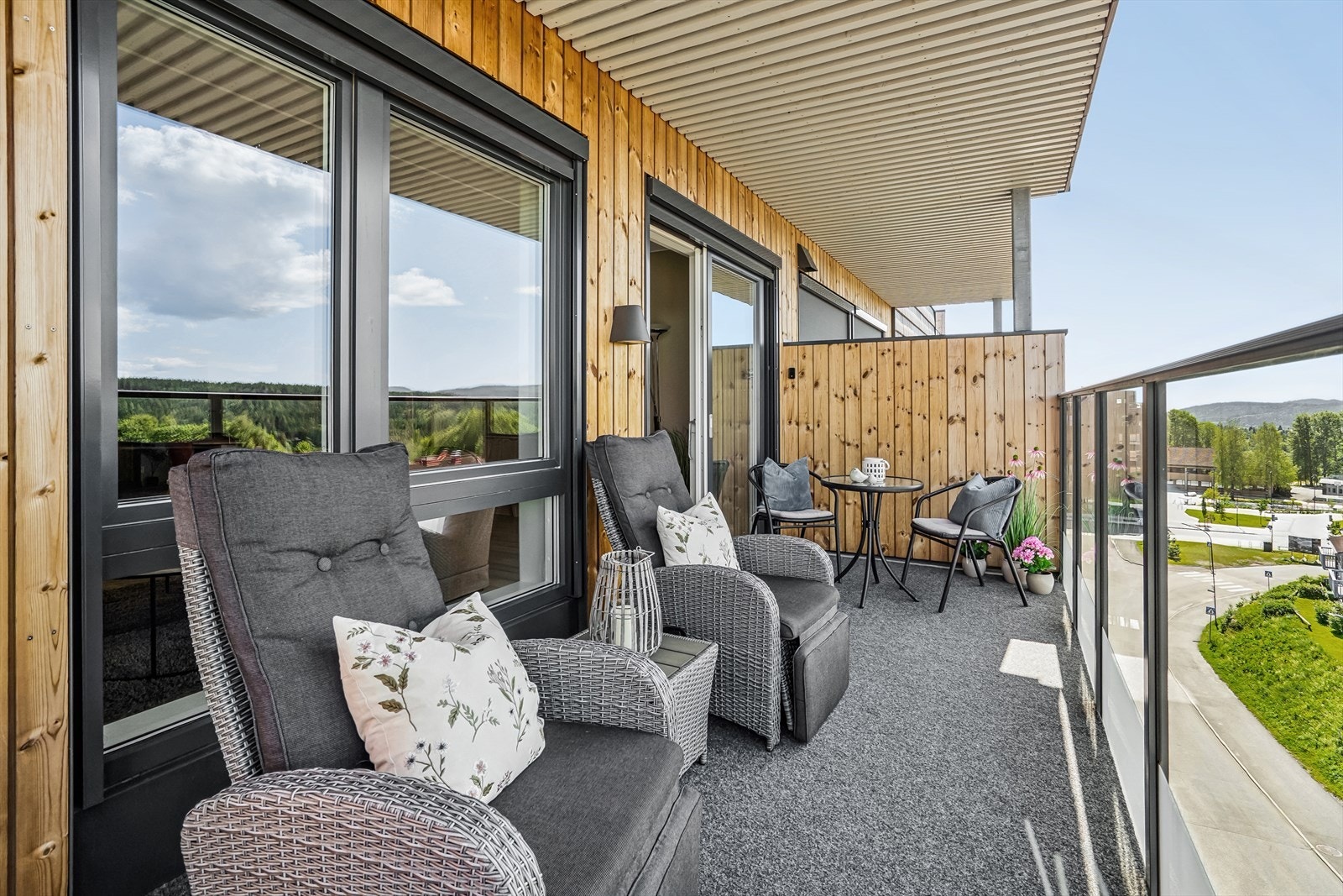 Koselig balkong på ca. 10 kvm Galleribilde