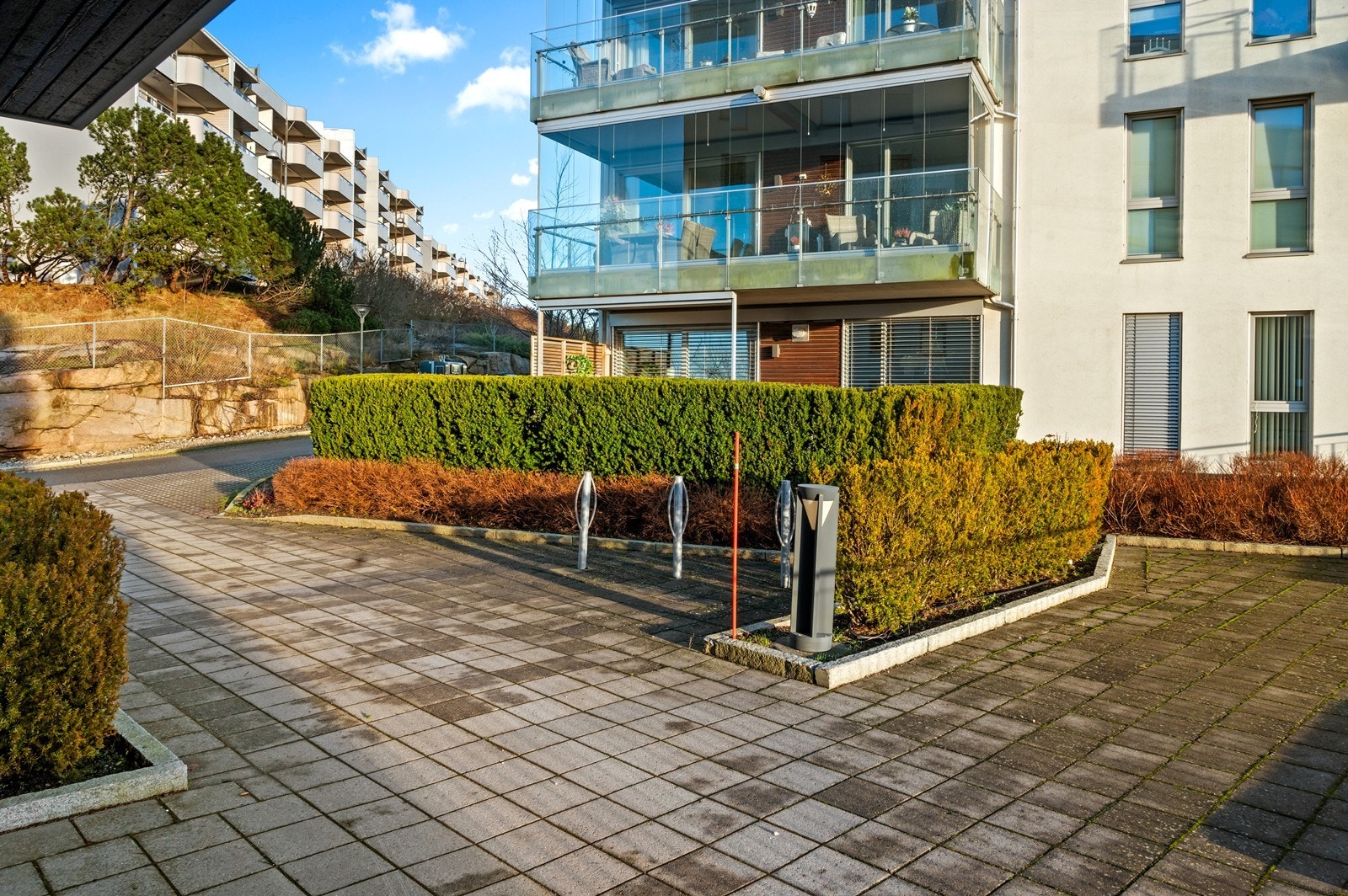 Sameiet har etablert felles infrastruktur for lading av elbil og ladbare hybrider. Galleribilde