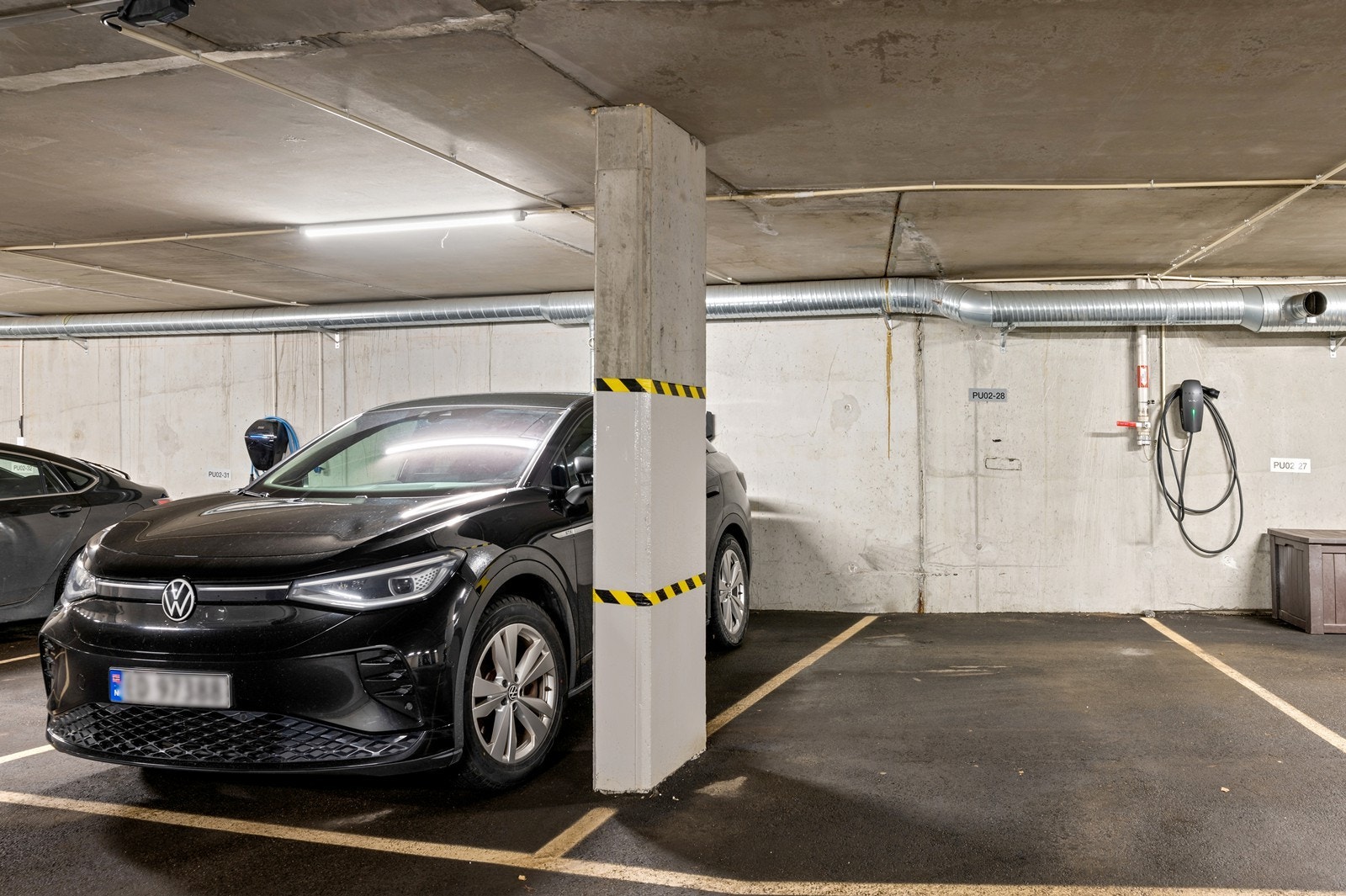 Dette er den andre garasjeplassen som tilhører leiligheten Galleribilde